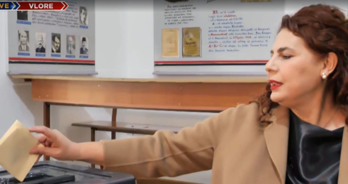 Vlorë  voton Brunilda Mersini  Kjo ditë është për qytetarët  E kënaqur me pjesëmarrjen