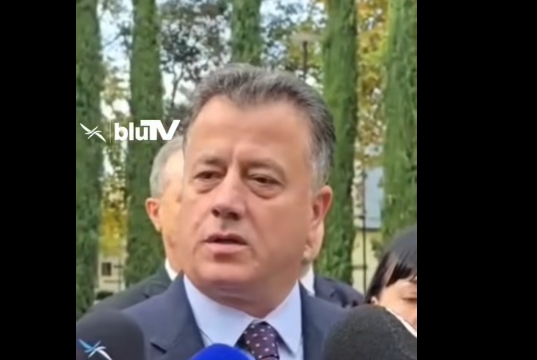 video-lapsusi-i-flamur-nokes-28-nentori-dita-kur-skenderbeu-ngriti-flamurin-ne-vlore