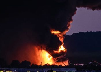 Avioni shpërthen në flakë pas ngritjes nga aeroporti në SHBA, të paktën shtatë të vdekur