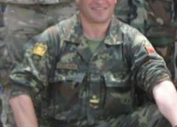 Përdorte taksinë për të furnizuar grupet kriminale me armë dhe drogë, arrestohet ish-ushtaraku në Tiranë