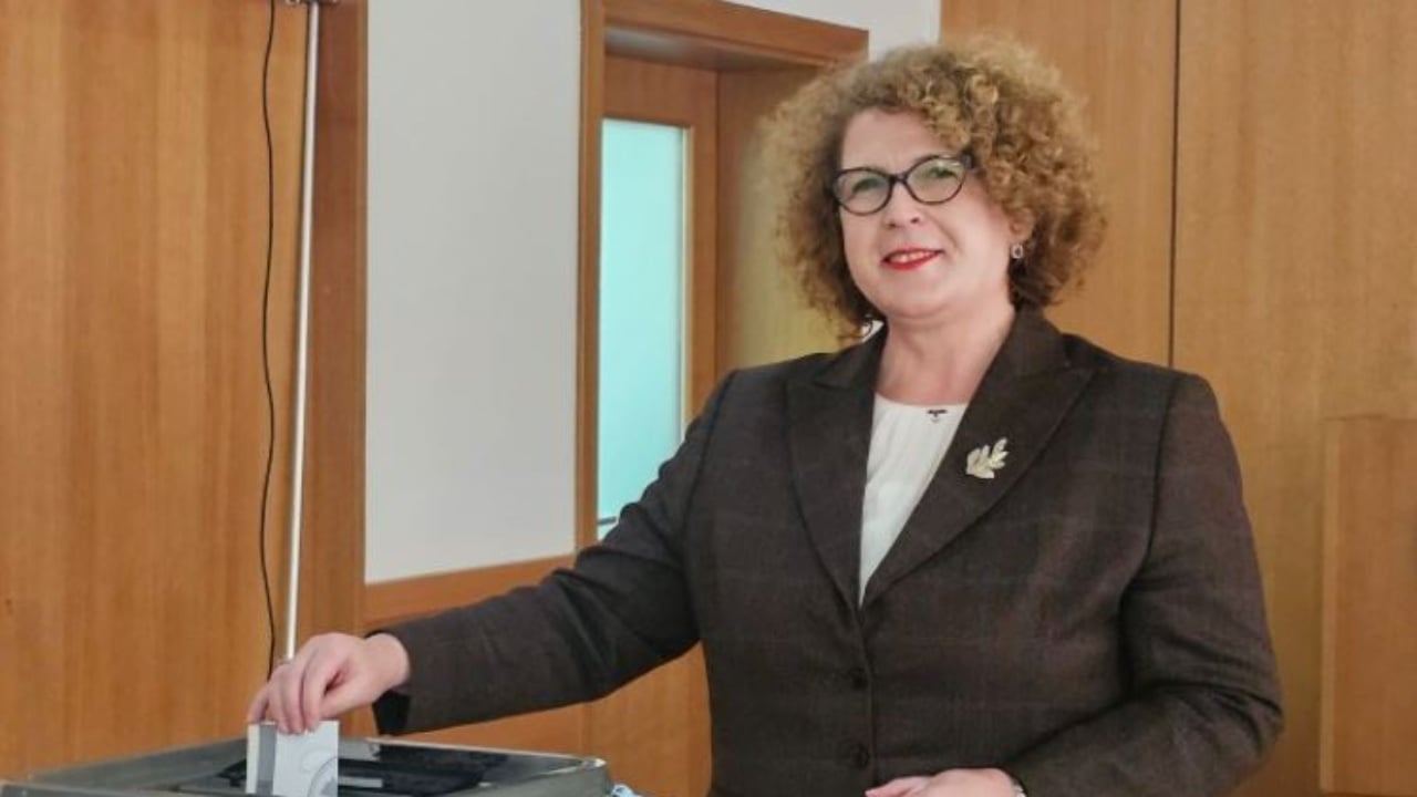 U mor nën hetim nga Prokuroria e Kosovës për shpërdorim detyre  reagon ministrja e Industrisë  Ndihem krenare për  