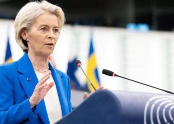 Von der Leyen: Rusia të ndalojë agresionin, Ukraina të mos çarmatoset
