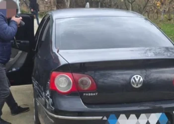 “Më shantazhoi dhe kreu marrëdhënie seksuale me dhunë”, një vajzë denoncon punonjësin e policisë së Dibrës