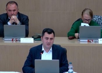 Rriten taksat në Elbasan, Llatja: Kemi shumë shpenzime! Opozita voton kundër: Tarifim i padrejtë