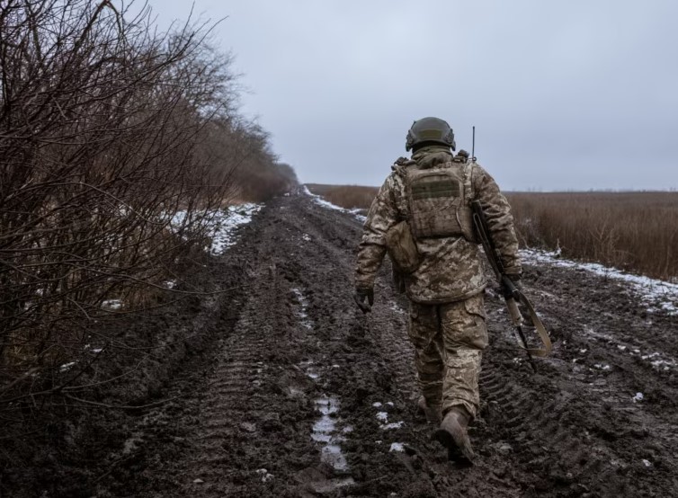 Lufta me Rusinë  lë Ukrainën pa punëtorë  Qytetari  Nuk ka burra për të hapur varre për të vdekurit 