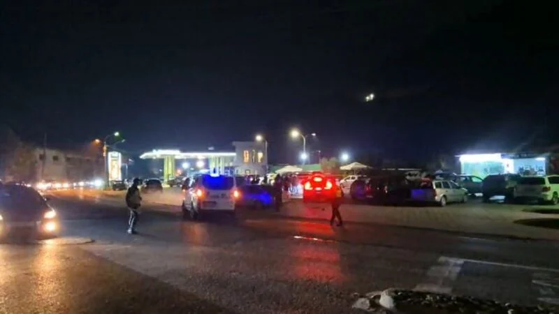 Vrasja e biznesmenit në Elbasan  momenti kur familjarët e viktimës mbërrijnë në vendngjarje