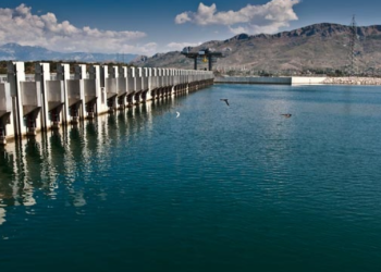 Shiu mbush Kaskadën e Drinit, KESH thirrje banorëve për kujdes