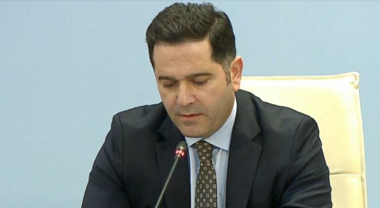 Pse bonus dhe jo rritje direkte për pensionistët  Ja i përgjigjet ministri Malaj   Pr buxheti i vitit 2026  kujdes të veçantë për   