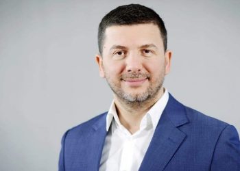Jep dorëheqjen kreu i PDK-së në Kosovë, Memli Krasniqi