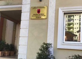 Para droge, Prokuroria Fier sekuestron pronat dhe llogaritë bankare të 2 vëllezërve