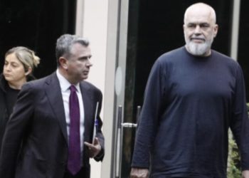 Përfundon mbledhja në selinë e PS-së, zbulohet çfarë i tha Rama deputetëve të Tiranës