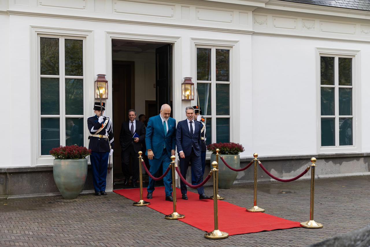 FOTOT  Rama me homologun holandez nga rezidenca kryeministrore në Hagë  Folëm për marrëveshjen e partneritetit strategjik