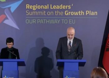 Samiti në Tiranë/ Kryeministri Rama konferencë për mediat me komisioneren Kos