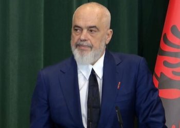 Rama postim për përgatitjet e festave të Nëntorit dhe hapjen e një parkingu në Durrës