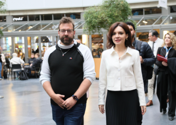 Spiropali me studentët e Hagës: Shqipëria, një prej transformimeve më mbresëlënëse në tokën europiane