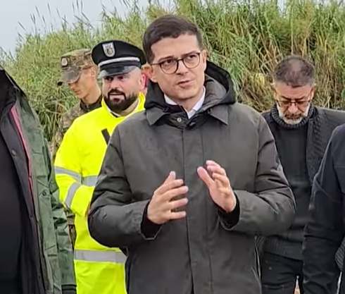 vershimet-e-bistrices-ushtria-zbret-ne-terren-vengu-nga-saranda-nderhyrje-emergjente-ne-argjinature