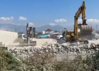 Lirimi i hapësirave publike, Rama publikon pamje nga Rinasi: Vijojmë punën…