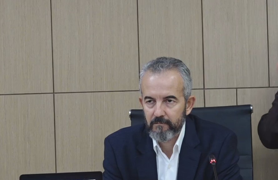 2 orë larg mbylljes së votimit për zgjedhjet e pjesshme  Celibashi thekson dy problematika  në Vlorë dhe Cërrik