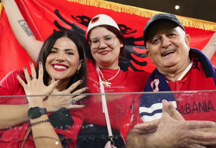 UEFA uron Pavarësinë e Shqipërinë  Një komb i apasionuar pas futbollit  Gëzuar Ditën Kombëtare