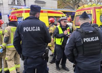 Varshavë – Autobusi përplaset me dy tramvaje në qendër të qytetit, 24 të plagosur (FOTOT)
