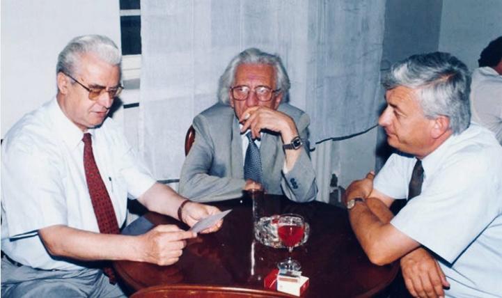 dritero-agolli-oratoria-e-mendimit-dhe-kushtetuta-morale-e-politikes-shqiptare