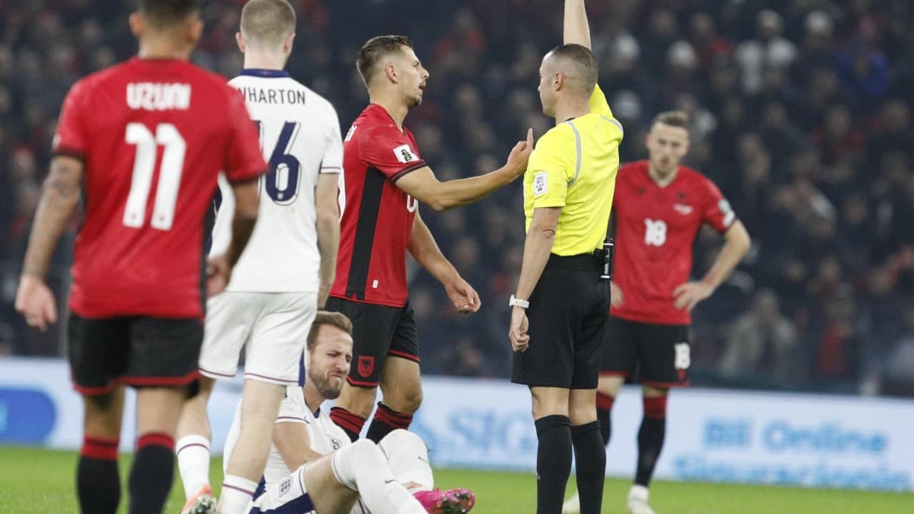 Shqipëri Angli  Strakosha shpëton portën kuqezi  mbyllet pa gola pjesa e parë