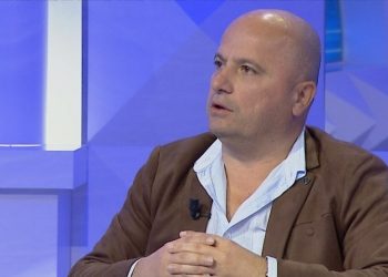 Tregu i pasurive të paluajtshme/ Çudit agjenti imobilar: 10 mijë apartamente në Tiranë do nxirren në shitje