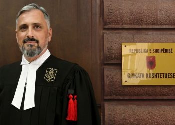 Asim Vokshi betohet sot në Presidencë si anëtar i Gjykatës Kushtetuese