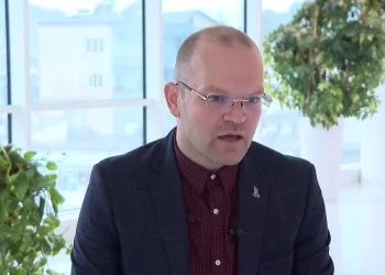 “Non grata” në Greqi/ PS kërkon zyrtarisht listën e personave! Reagon Aulon Kalaja: Më ndaluan hyrjen përjetësisht