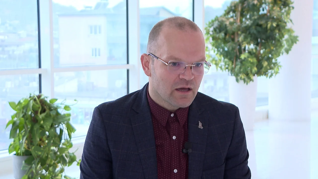  Non grata  në Greqi  PS kërkon zyrtarisht listën e personave  Reagon Aulon Kalaja  Më ndaluan hyrjen përjetësisht