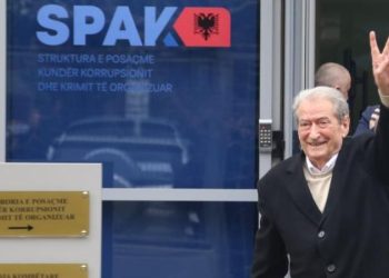 “Mora zarfin për 21 Janarin…, por ishte bosh”/ Ironia e Manjanit për thirrjen e Berishës në SPAK