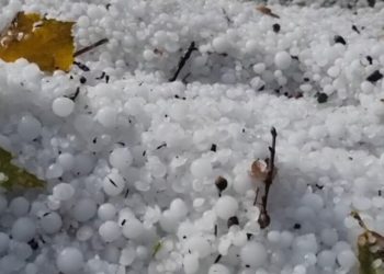 VIDEO- Regjistrohet stuhi në Gramsh, Elbasani përfshihet nga moti i keq