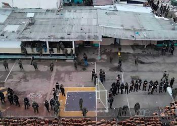 Tronditëse/ Burgu famëkeq i Ekuadori kthehet në varrezë nga lufta mes bandave! 31 të dënuar të vrarë, 27 prej tyre të varur me litar..