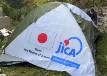 VIDEOT- Përmbytjet në Çukë të Sarandës, evakuohen 25 familje, do akomodohen në çadra/ Tufa e deleve shpëtohet me zetor