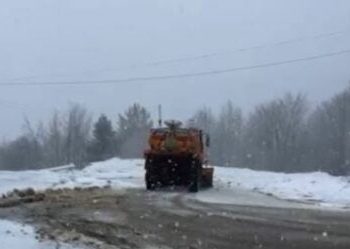 Dëbora zbardh Dardhën në Korçë dhe fshatrat në Librazhd, nuk ka probleme me qarkullimin (VIDEO)