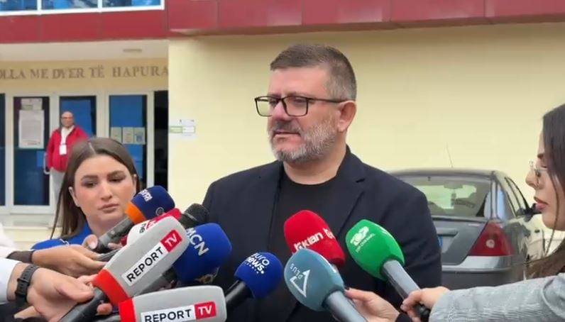 Voton kandidati i PS në Cërrik  Pjesëmarrje e ulët  shpresojmë që qytetarët të votojnë masivisht