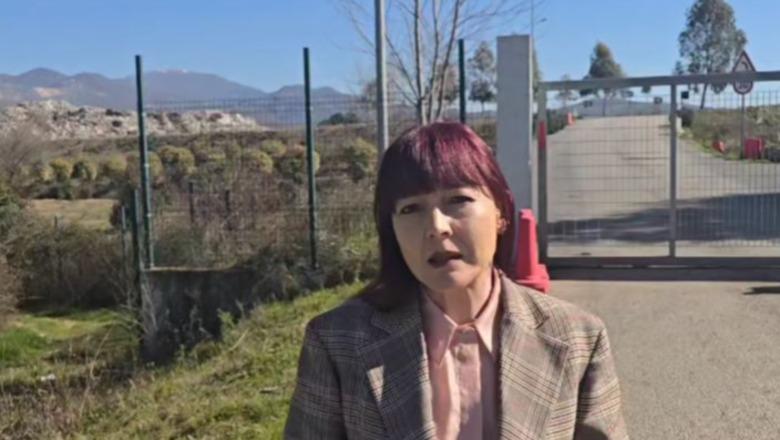  Përdor hallet e Elbasanit për fasadë   Anëtarja e këshillit bashkiak kundër deputetes Çapja në seancën me KLSH