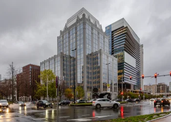 “Lufta” për 225 miliardë dollarët e ngrirë, plani i Trump trondit Brukselin, Evropa nxiton të sekuestrojë asetet ruse para SHBA-së