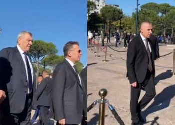 Homazhet për Fatos Nanon, Mediu, Duka dhe Ndoja mbërrijnë në Pallatin e Kongreseve