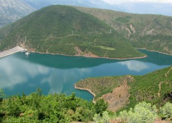 Përmirësohet situata hidrike në vend. Liqeni i Fierzës rritet me 13 metra në një javë