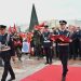 FOTOT/ Tirana ‘vishet’ kuq e zi! Mbahen ceremonia festive për Ditën e Flamurit