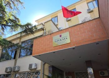 Merrte para nën dorë për të bërë eko, Gjykata cakton për mjekun këtë masë sigurie..