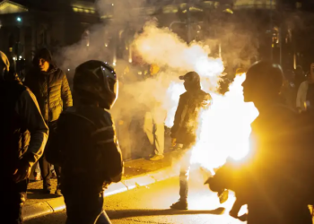 Grevë urie dhe përleshje, dhuna rreth tendave në Beograd