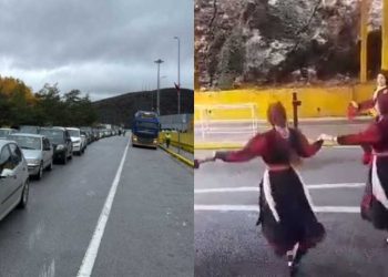 Radhë e gjatë në Kapshticë/ Shqiptarët drejt Greqisë për ditën e Pavarësisë