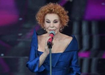 Muzika italiane në zi, ndahet nga jeta në moshën 91-vjeçare ikona Ornella Vanoni