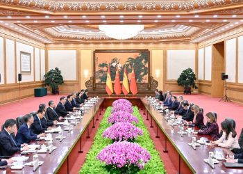 Xi Jinping takon mbretin Filipe VI