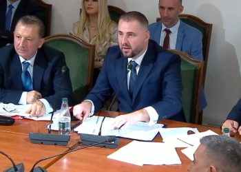 “Qelitë e VIP-ave në Durrës, si hotel”, kreu i Burgjeve përplaset me opozitën: Ushqimi nga jashtë prej frikës së hakmarrjeve