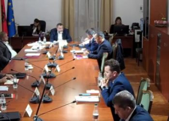 “Halli i Gjipesë të bën të kërcesh”, Bido përplaset me Nokën: Nga neonazist kalove në nazist!