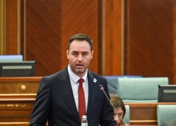 Kosovë, nis seanca për zgjedhjen e qeverisë së re/ Konjufca prezanton kabinetin: Ta kursejmë vendin nga dy palë zgjedhje