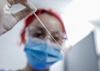 Ekspertët e shëndetit të shqetësuar për gripin e shpendëve: Mund të sjellë një pandemi më të keqe se COVID-19